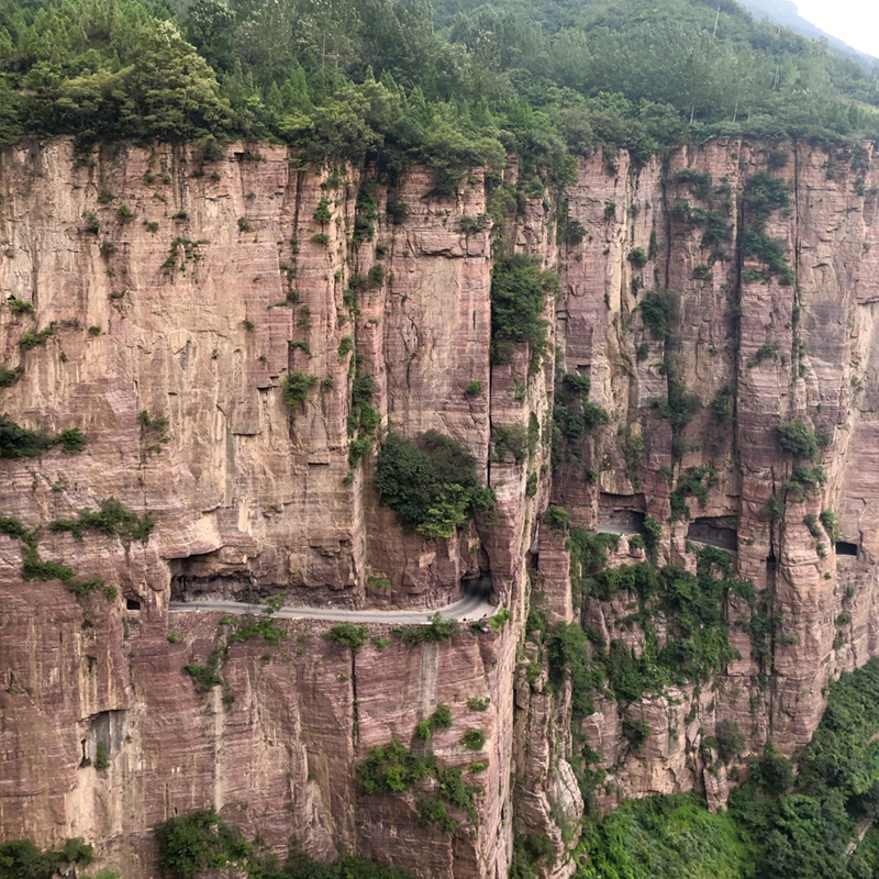 （長青樹）【縱橫東北 環(huán)游七省】山西：掛壁公路、河南：峰林峽、河北：山海關(guān)古城、黑龍江：漠河、北極村、哈爾濱、內(nèi)蒙古：海拉爾、滿洲里、遼寧：沈陽故宮、盤錦紅海灘、吉林長白山 空調(diào)專列16天